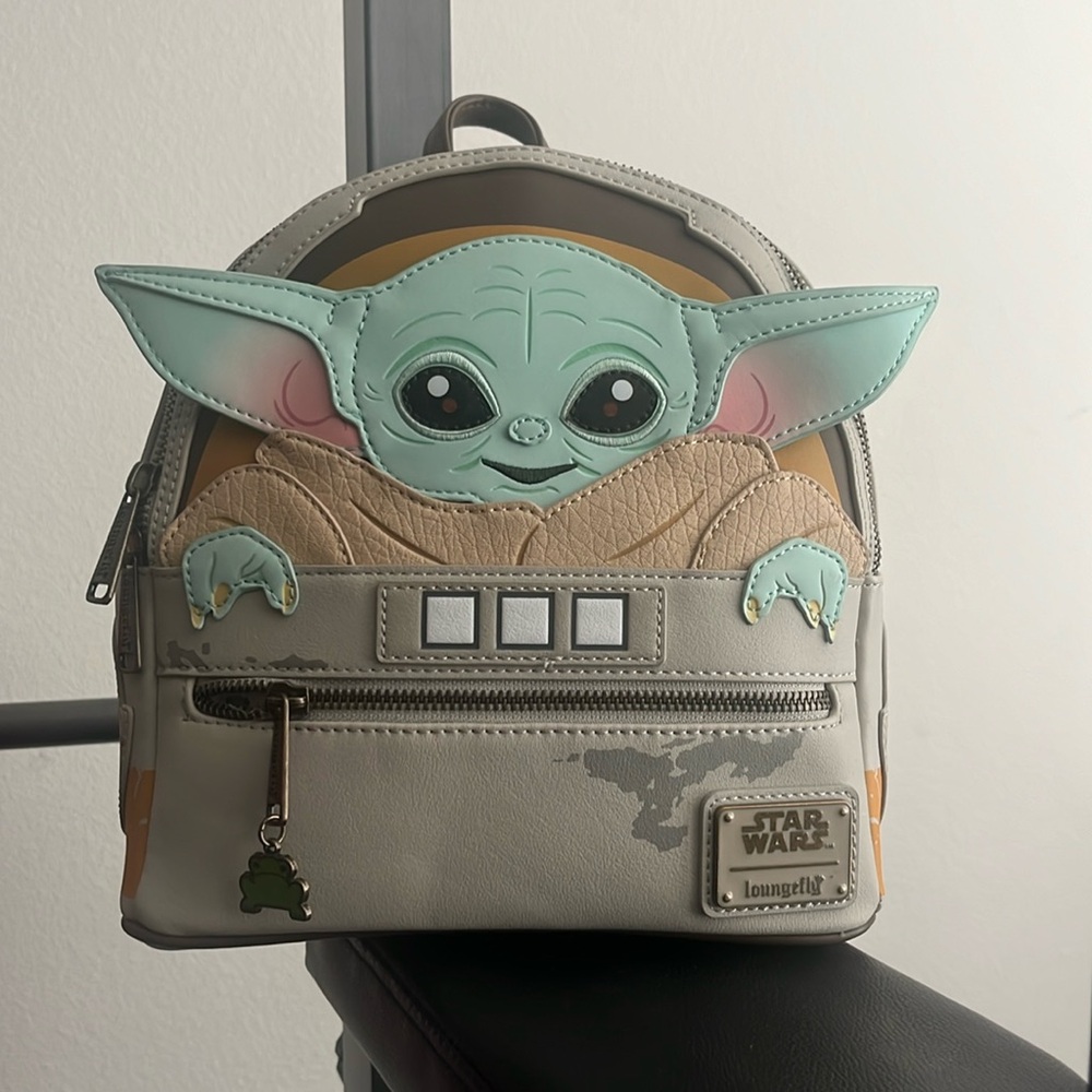Loungefly Disney Star Wars Mandalorian Baby Yoda The Child Craddle Mini Backpack